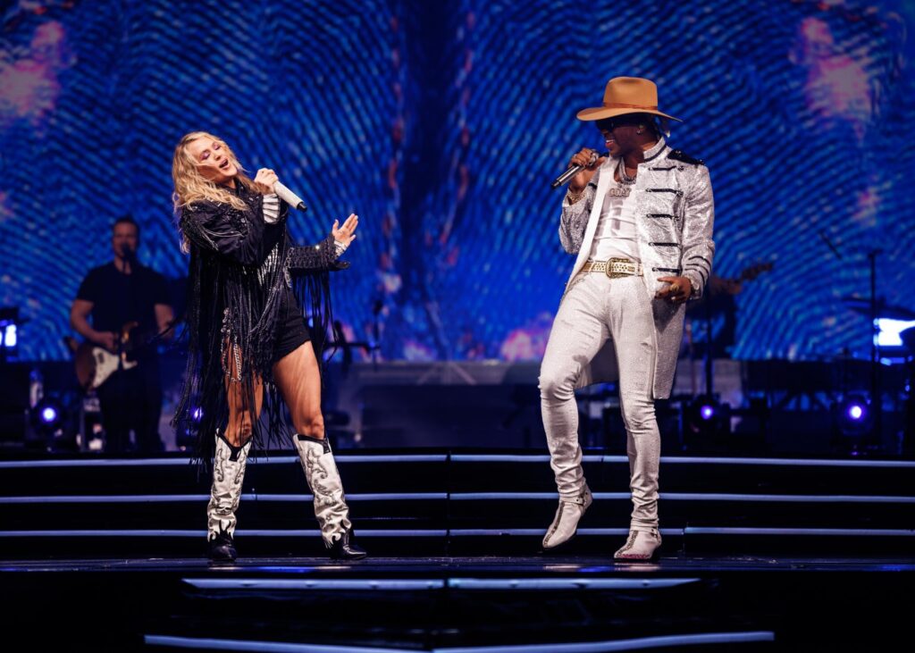 Carrie Underwood 'Denim & Rhinestones Tour' keeps on dazzling